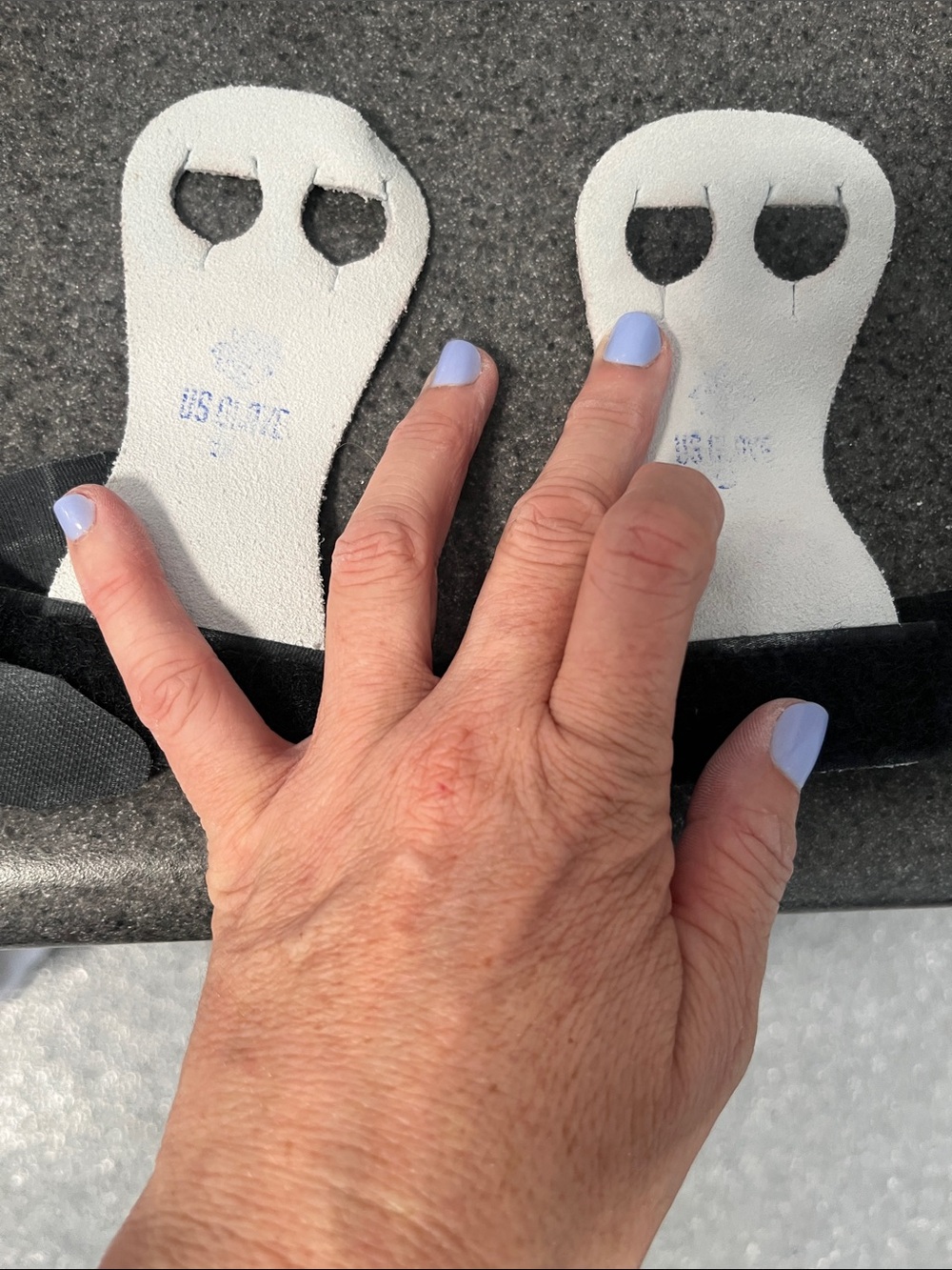 US GLOVE White Gym Hand Grips for Weightlifting and CrossFit/Gymnastics